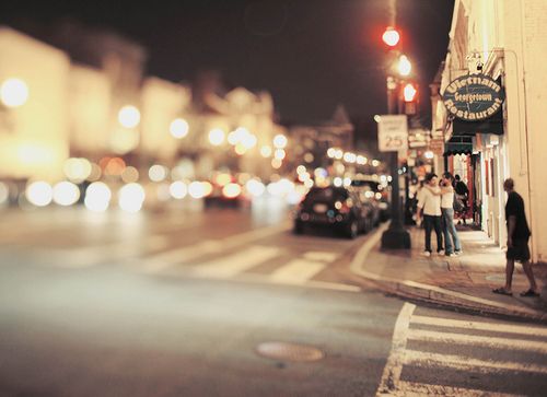 因为一个人害怕一座城市_WWW.TQQA.COM