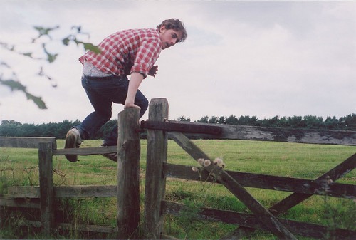 只有你自己能救自己 欧美帅气男生lomo图片_WWW.TQQA.COM