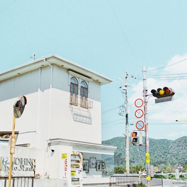 日本小镇街头的旅拍优美风光图片_WWW.TQQA.COM
