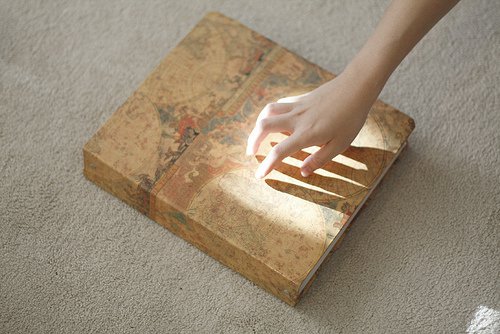回忆是一段殇 治愈系人物小清新图片_WWW.TQQA.COM