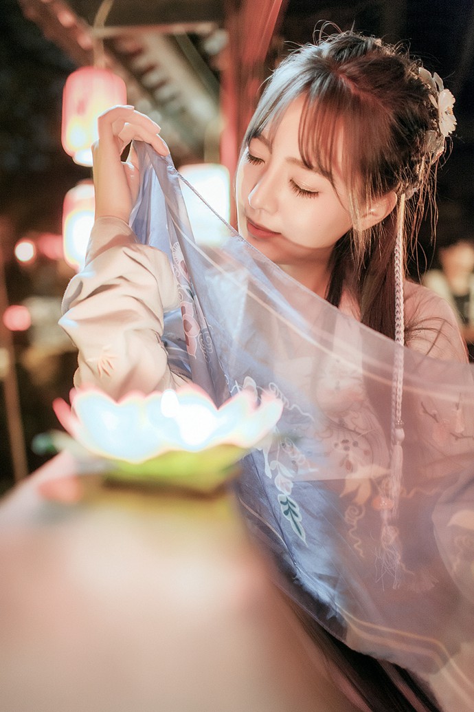 古装服饰气质美女小清新图片_WWW.TQQA.COM