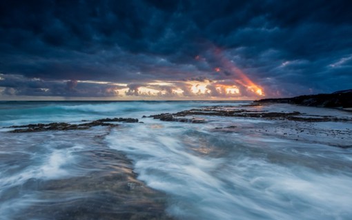 气势与美感并存的海岸线唯美小清新图片_WWW.TQQA.COM