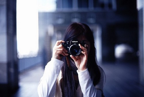 在镜头另一边的你_WWW.TQQA.COM