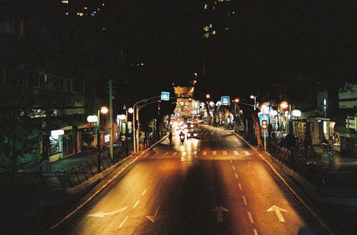 在这城市里完成一次眷恋，与爱情无关_WWW.TQQA.COM