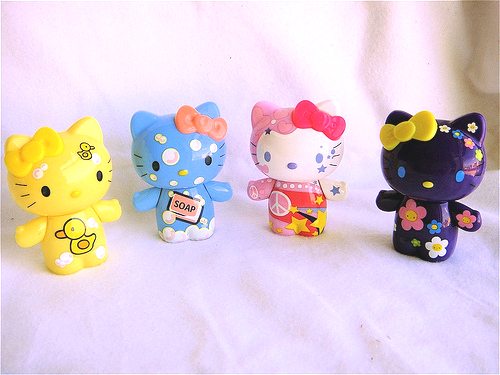 一组hello kitty主题的lomo图片_WWW.TQQA.COM