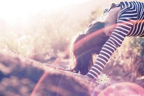 缘起时，一群人里，你只看到她_WWW.TQQA.COM