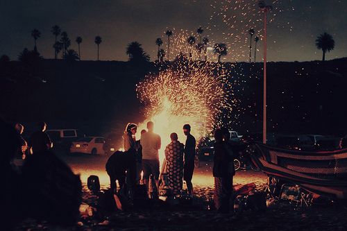 偶尔有人停下来对我微笑，灿若桃花_WWW.TQQA.COM