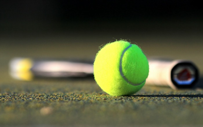 充满活力的网球唯美图片_WWW.TQQA.COM