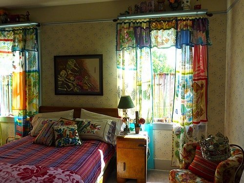 阳光照射在房间的每一个角落_WWW.TQQA.COM