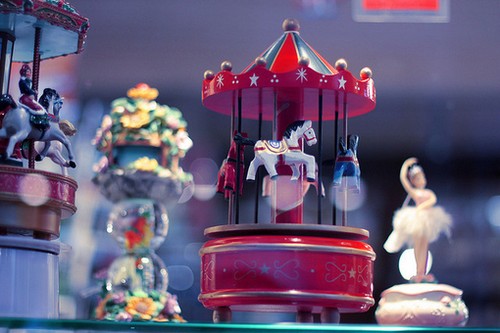 快迈步，前面相迎的是幸福的曙光_WWW.TQQA.COM