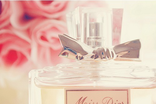 那些让人意乱情迷的香水 -美图_WWW.TQQA.COM