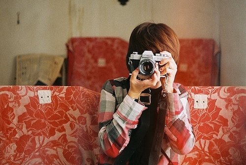 透过别人的眼睛看自己，那才是真实的_WWW.TQQA.COM