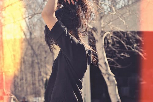 一个你看不见的我 唯美女生治愈系图片_WWW.TQQA.COM