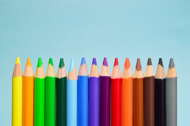 五颜六色的彩色铅笔画笔图片_WWW.TQQA.COM