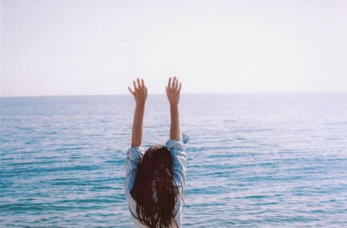 那个教会你爱的人在哪里呢_WWW.TQQA.COM