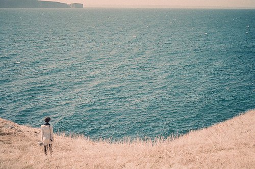 那个教会你爱的人在哪里呢_WWW.TQQA.COM