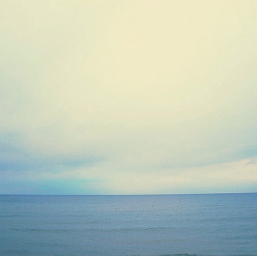 活着不是给别人看的  日系风格海边唯美图片_WWW.TQQA.COM