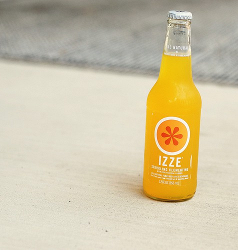 好看的瓶子里装着好喝的饮料 唯美小清新图片_WWW.TQQA.COM