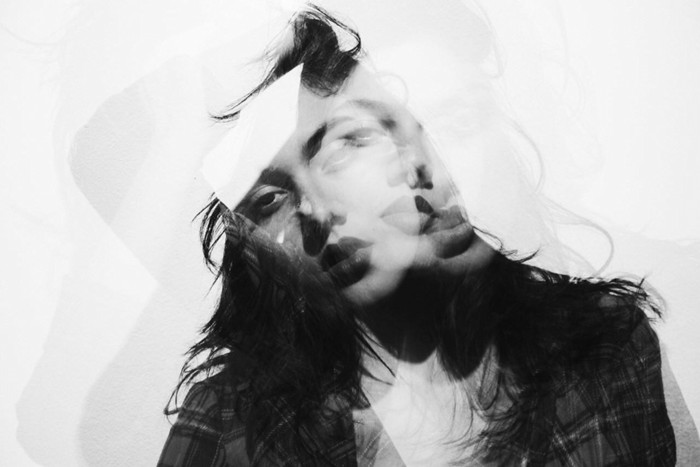 善良的只好难为自己_黑白文艺意境图片_WWW.TQQA.COM