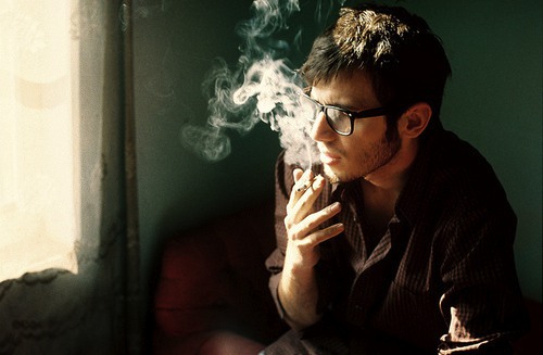 只有你自己能救自己 欧美帅气男生lomo图片_WWW.TQQA.COM