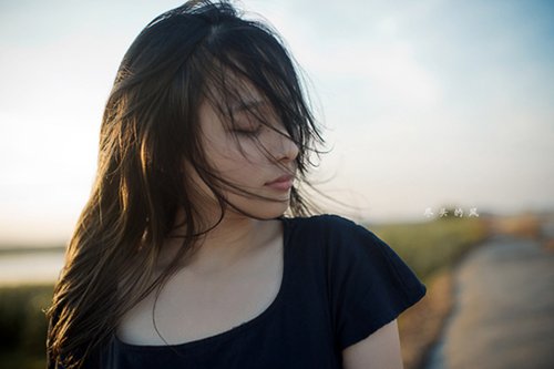 回忆是一段殇 治愈系人物小清新图片_WWW.TQQA.COM