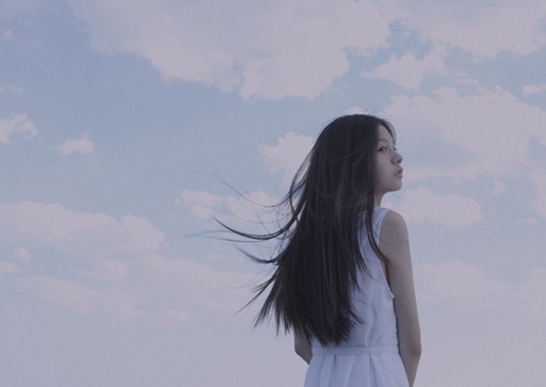 你的侧脸，绽放一世的美好 唯美女生小清新图片_WWW.TQQA.COM