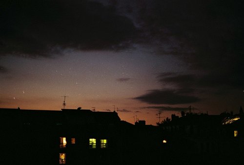 往事不过就像一场无言的秋红_WWW.TQQA.COM