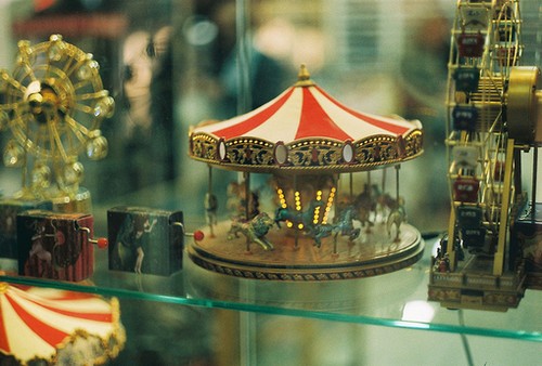 快迈步，前面相迎的是幸福的曙光_WWW.TQQA.COM