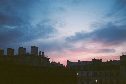 往事不过就像一场无言的秋红_WWW.TQQA.COM