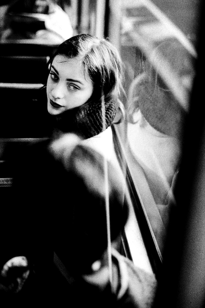 善良的只好难为自己_黑白文艺意境图片_WWW.TQQA.COM