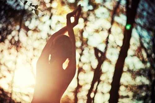 我只是独自一人而已_WWW.TQQA.COM