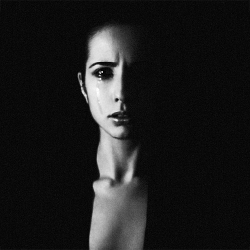 泪的独自告白  流泪女生lomo图片_WWW.TQQA.COM