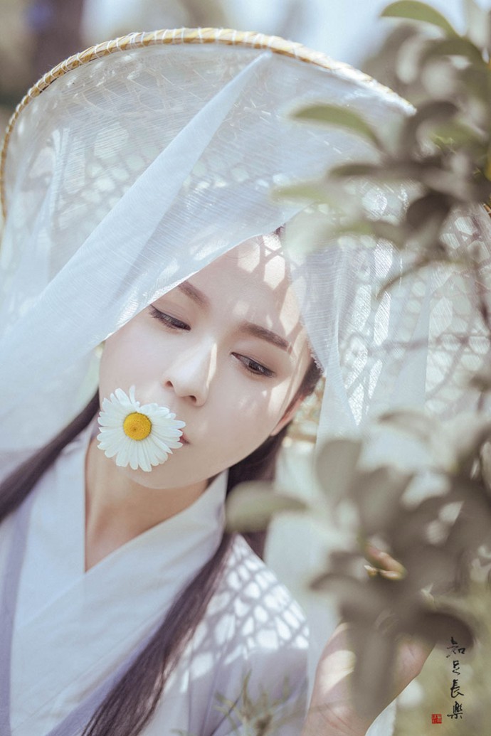 古装服饰气质美女小清新图片_WWW.TQQA.COM