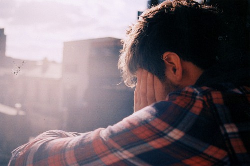 只有你自己能救自己 欧美帅气男生lomo图片_WWW.TQQA.COM