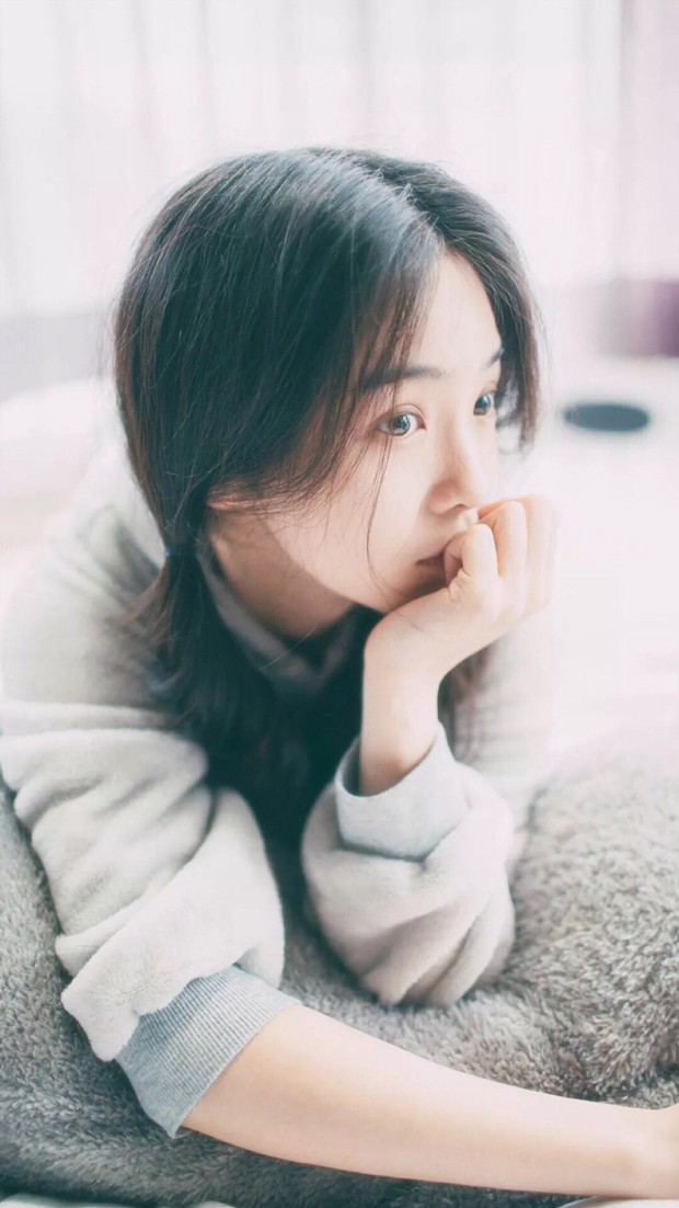 唯美清新的真人女生美图图片_WWW.TQQA.COM