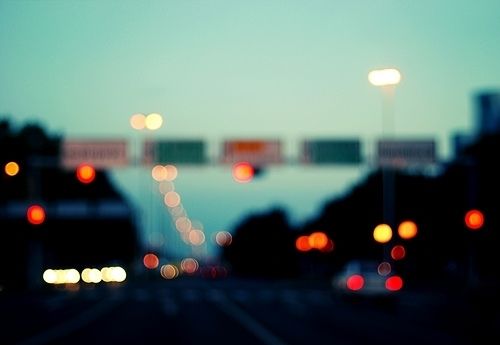 城市，有点精彩，有点无奈_WWW.TQQA.COM