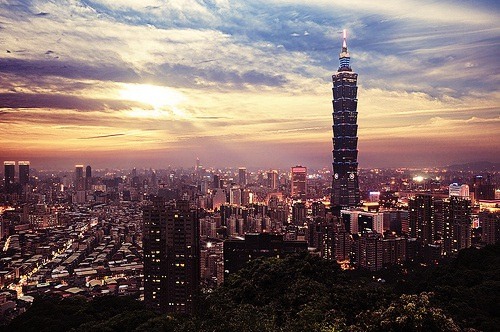 不属于自己的，何必拼了命去在乎 唯美小清新图_WWW.TQQA.COM