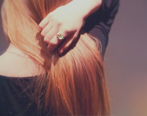 不经意的一瞥 甜美的小清新女生美图_WWW.TQQA.COM