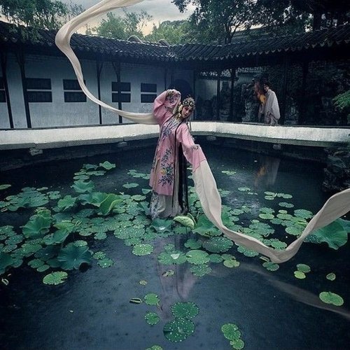 我只是个戏子 -中国风美图_WWW.TQQA.COM