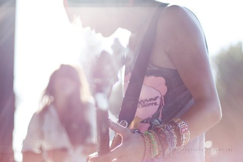 一把吉他，一首曲子，给谁听_WWW.TQQA.COM