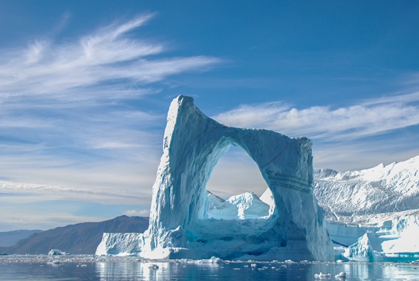 蓝色的海，雪白色的冰山_唯美极地冰山美图_WWW.TQQA.COM