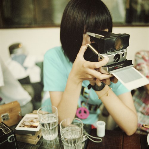 在镜头另一边的你_WWW.TQQA.COM