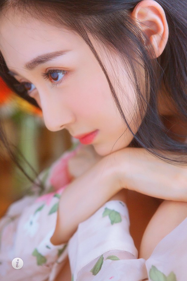 无论气质还是颜值都很好看的小清新美女唯美图_WWW.TQQA.COM