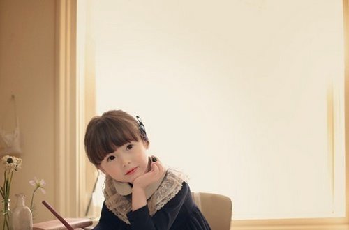 有这么一个乖妹妹，那得多幸福 小清新女生图片_WWW.TQQA.COM