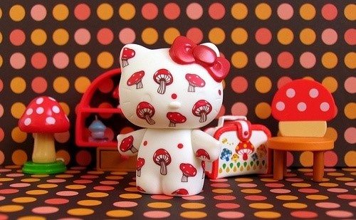 一组hello kitty主题的lomo图片_WWW.TQQA.COM