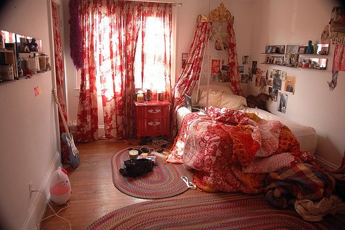 阳光照射在房间的每一个角落_WWW.TQQA.COM