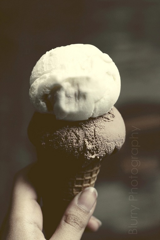 甜筒与冰淇淋球的爱情故事_冰淇淋唯美图片_WWW.TQQA.COM