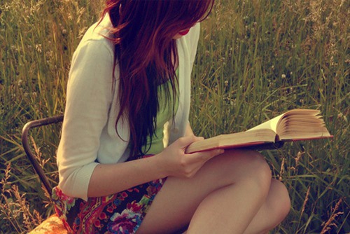 他说他很爱很爱你 暖色调小清新女生图片_WWW.TQQA.COM