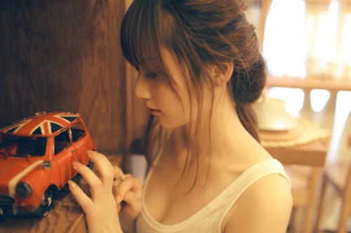 你好，夏天 意境治愈系小清新女生图片_WWW.TQQA.COM