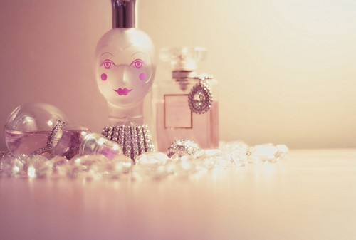 那些让人意乱情迷的香水 -美图_WWW.TQQA.COM